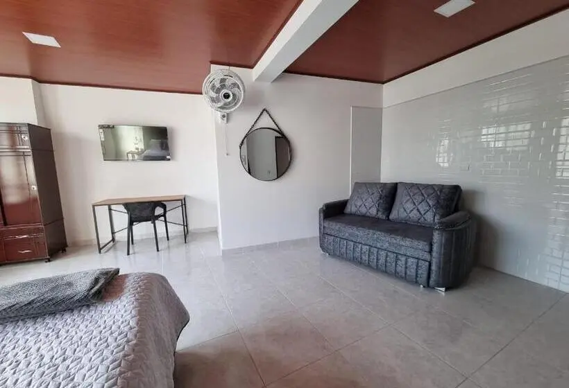 Juniorsviitti, La Casona De Wiky
