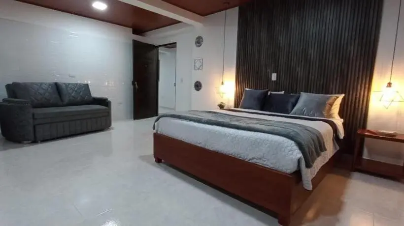 Juniorsviitti, La Casona De Wiky