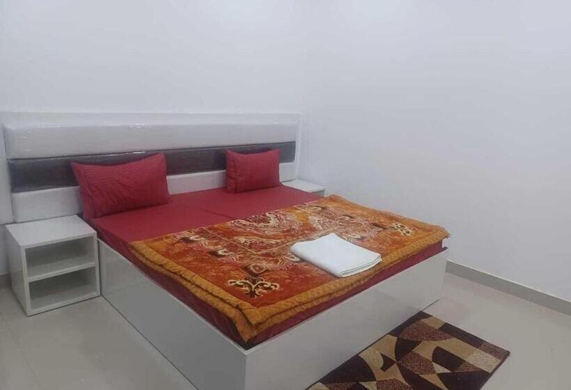 トリプルクラシックルーム, Oyo Vasundhara Resort