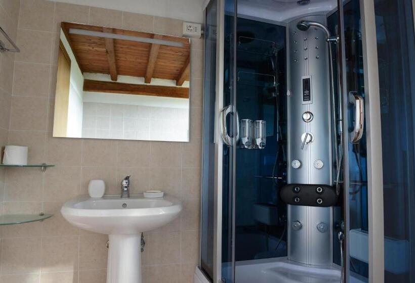 غرفة قياسية ثلاثية, Villa Pepoli