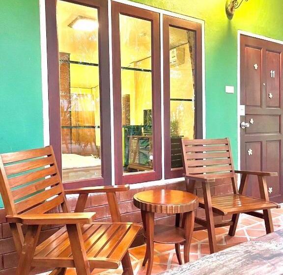 디럭스 룸 킹사이즈 침대, วรินธรน์รีสอร์ท