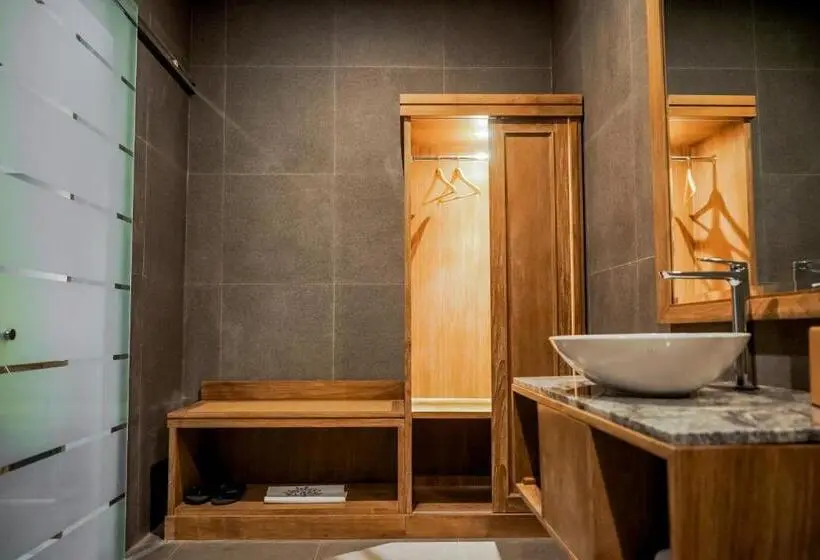 Quarto Deluxe, Tabebuya Resto & Resort