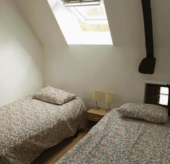 Standard-huone Puutarhanäkymä, La Mancellière De Montjoie Chambre Chez Stéphanie