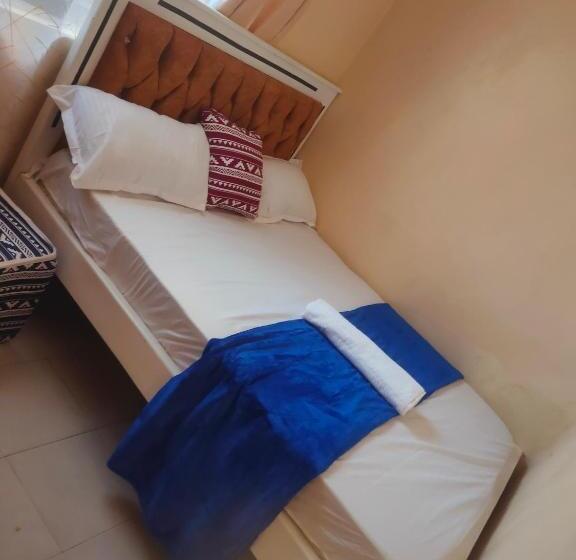 اتاق استاندارد با سرویس بهداشتی مشترک, Two Bedroom Mombasa