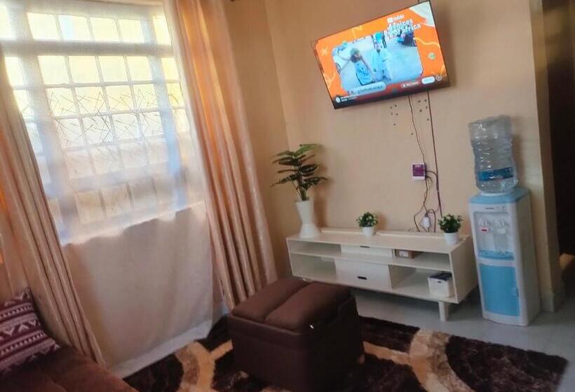 اتاق استاندارد با سرویس بهداشتی مشترک, Two Bedroom Mombasa