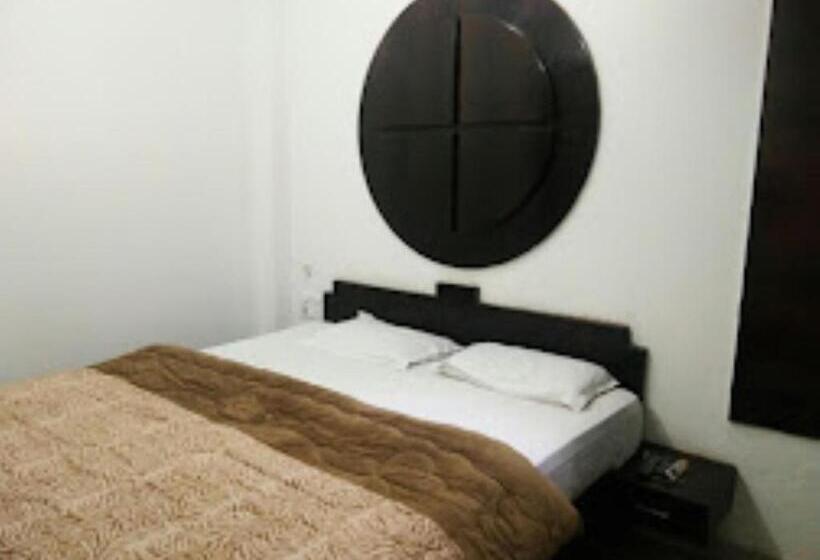 스탠다드 룸, Govindam