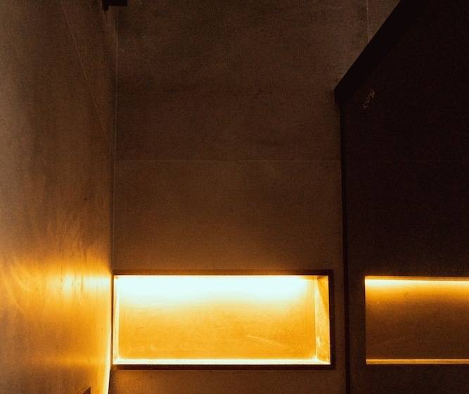 デラックススイート, Marilyn Pousada