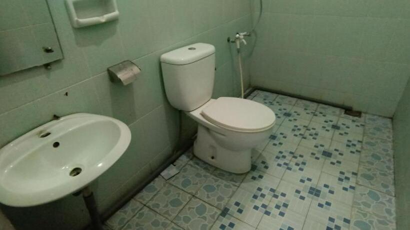 Номер Стандарт, Oyo 93400 Pondok Tawing Rumbih