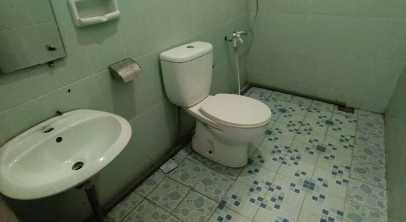 Номер Стандарт, Oyo 93400 Pondok Tawing Rumbih