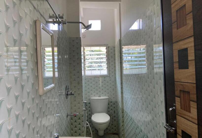 三人经典房间, Oyo The Royal Residency