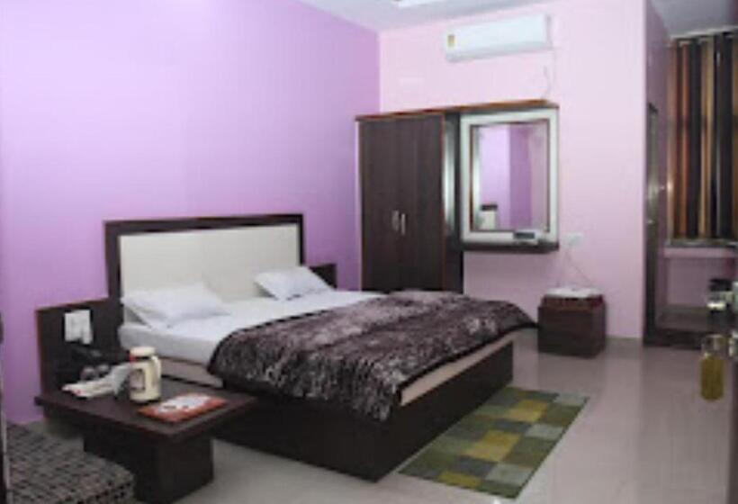 デラックスルーム, Yash Palace & Ok Veg Resturant Maihar