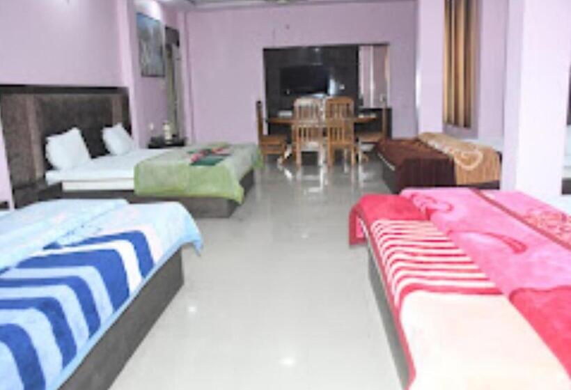 デラックスルーム, Yash Palace & Ok Veg Resturant Maihar