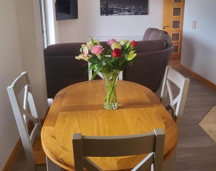 غرفة قياسية ثلاثية حمام مشترك, Short Stay Room Rentals Letterkenny