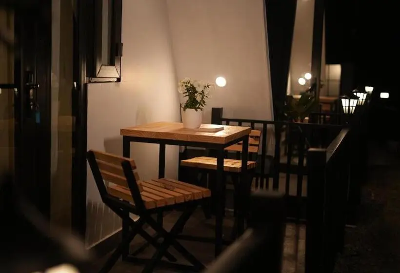 マウンテンビュースイート, The Alchemist House