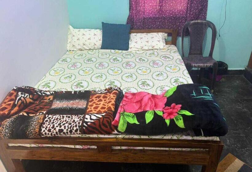 غرفة كلاسيكية ثلاثية, Spot On Hotel Royal Stay