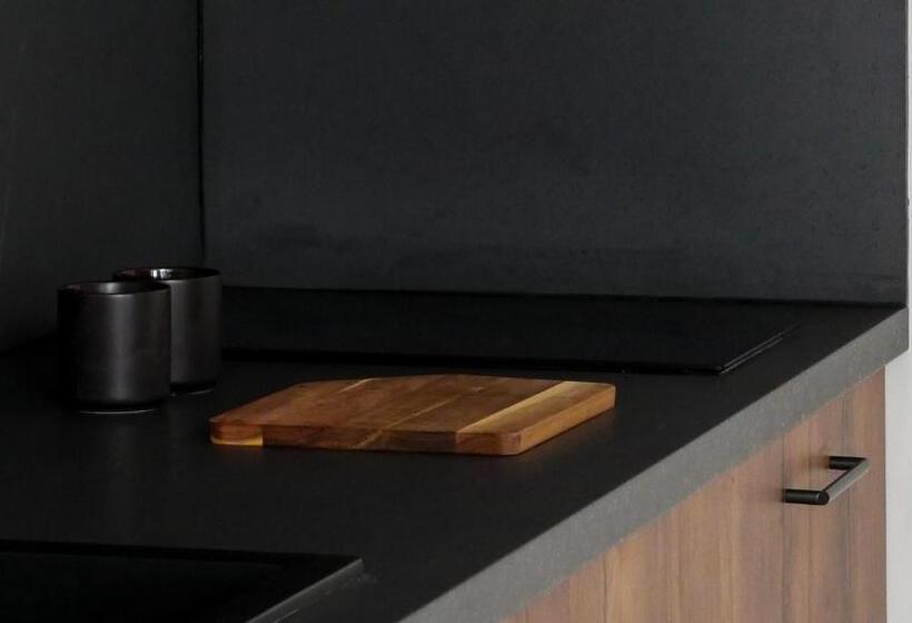 Апартаменты 1 Спальня, Adaka