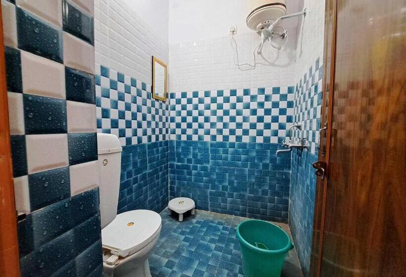 스탠다드 룸, Oyo Shivay Home Stay