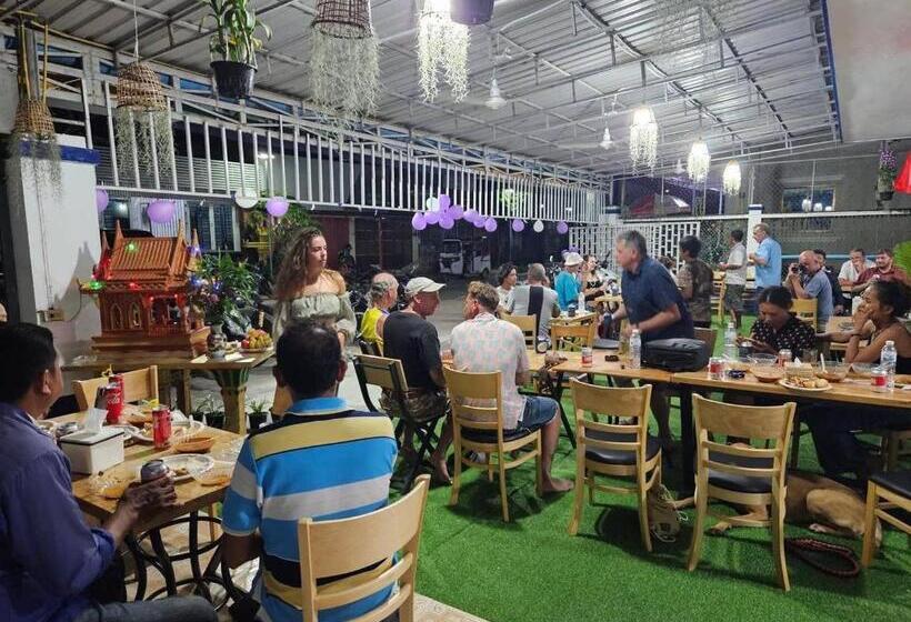 Номер Стандарт, Rene S Pasta Bar & Guesthouse