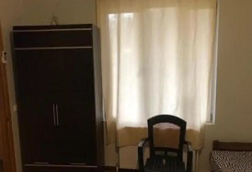 اتاق لوکس سه تخته, Mака и сулико