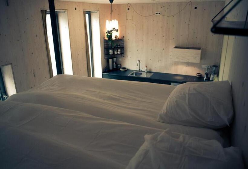 חדר משפחתי, Private Eco Wooden Studio With Bath And Bikes And Garden