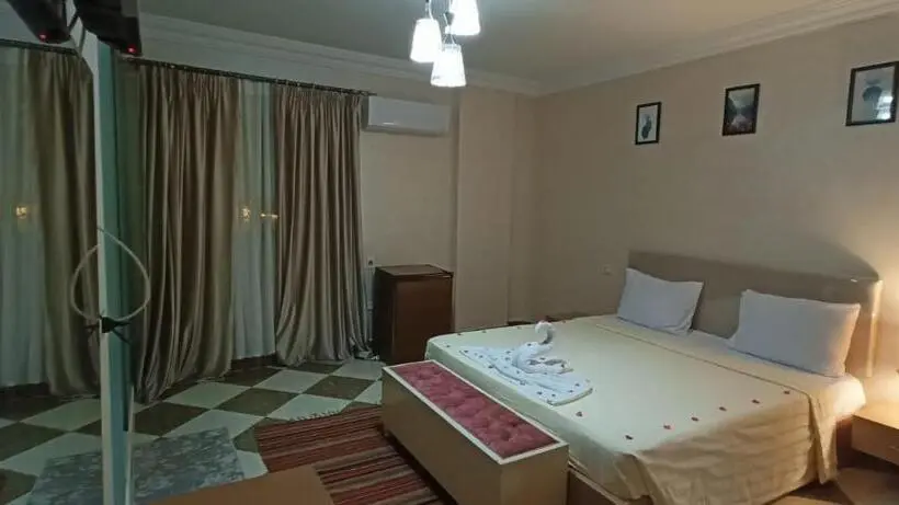 اتاق لوکس یک تخته, Pyravista