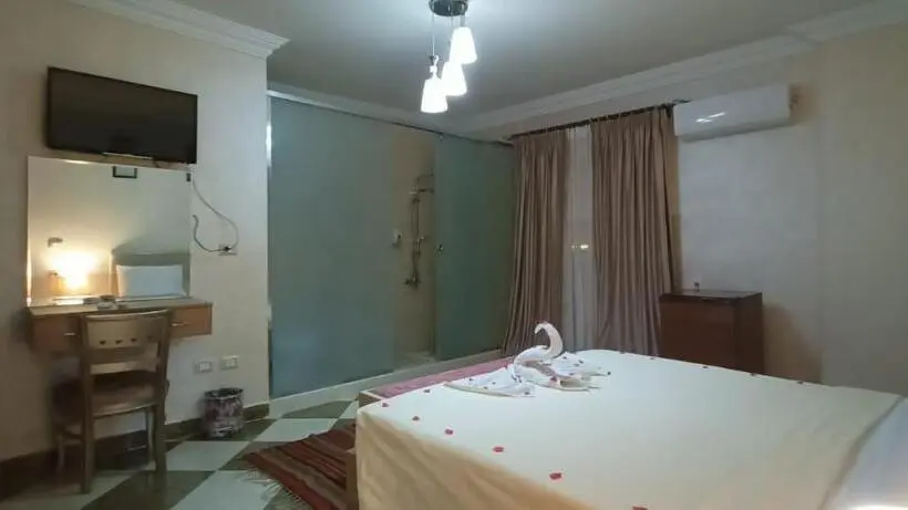 اتاق لوکس یک تخته, Pyravista