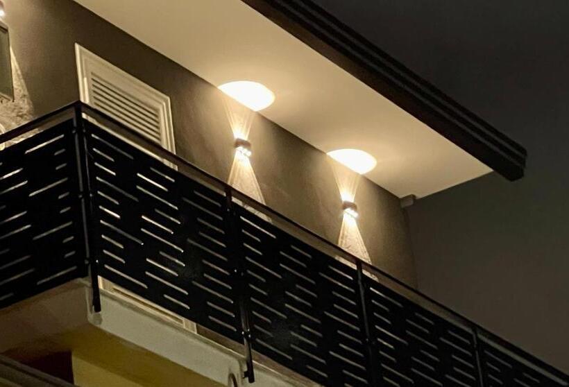 חדר סטנדרט עם מרפסת, Airport Napoli