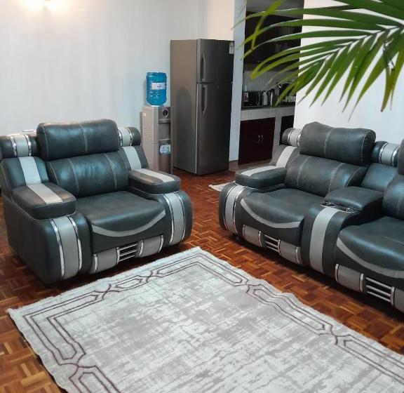 اتاق استاندارد سه تخته با بالکن, Lakeview Plaza