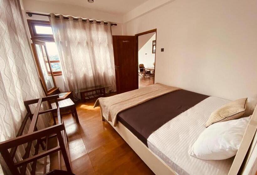 Трехместный Номер Deluxe, Euphoria White House Nuwaraeliya