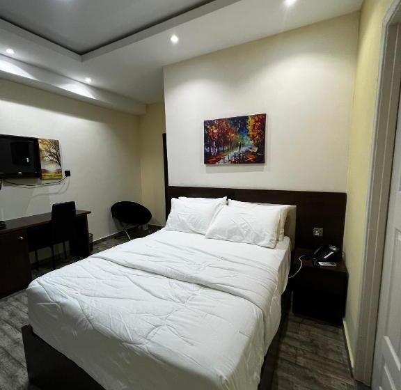 استودیوی استاندارد, Fragrance Apartments And Suites