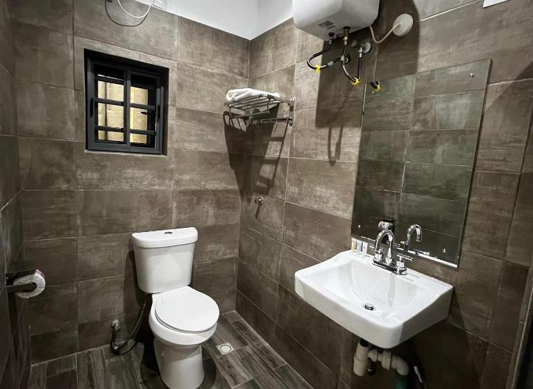 استودیوی استاندارد, Fragrance Apartments And Suites