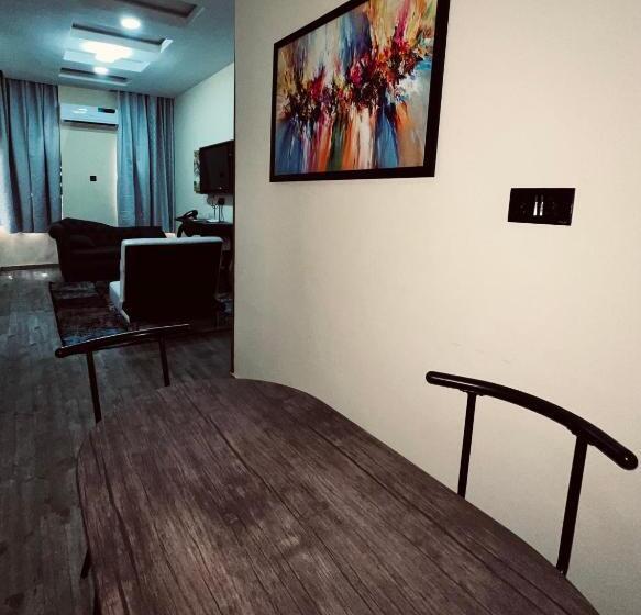 آپارتمان 2 خوابه, Fragrance Apartments And Suites