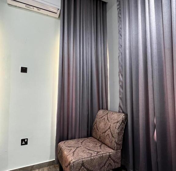 Deluxe Suite King Bed, Fragrance Apartments And Suites