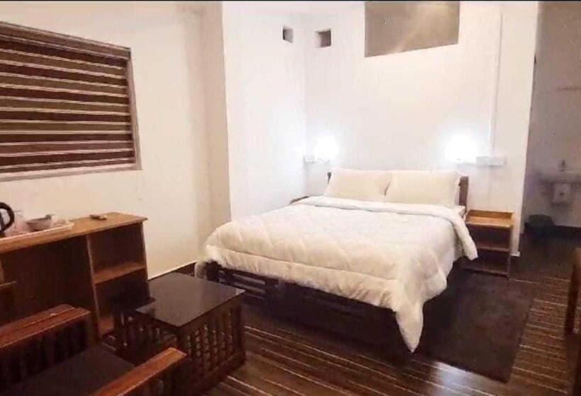 트리플 클래식 룸, Oyo Flagship Vaga Entree