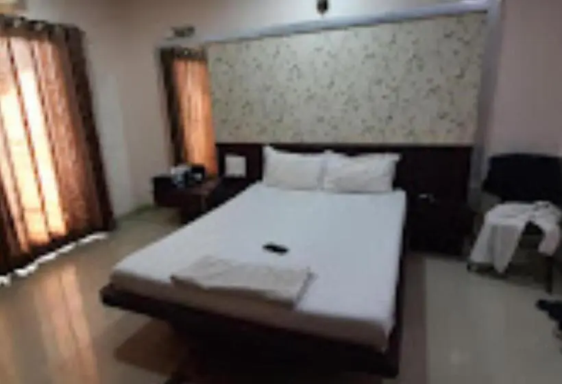 スタンダードルーム, Yashraj Inn Beed