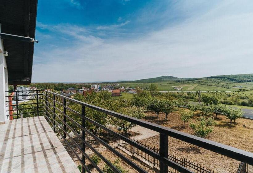 חדר סופריור, Diplomat Villa