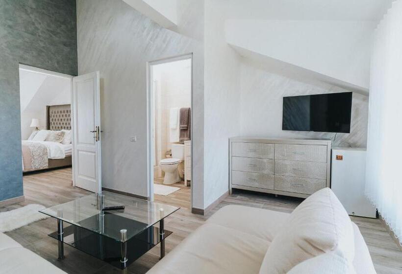 חדר סטנדרט עם מיטת קינג, Diplomat Villa