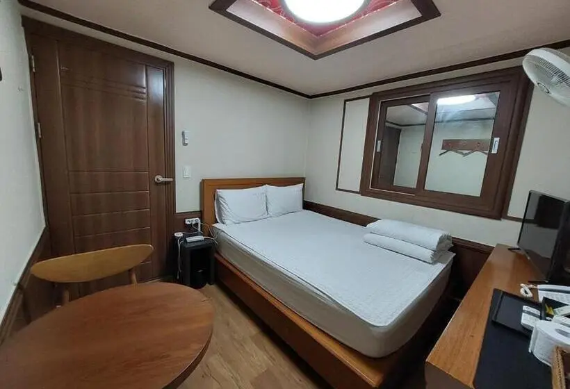 اتاق استاندارد, Prince Motel