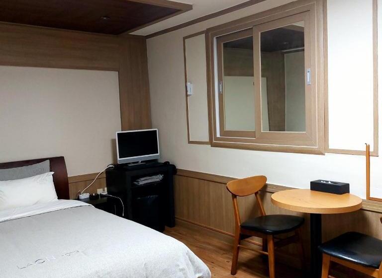 اتاق سوپریور, Prince Motel