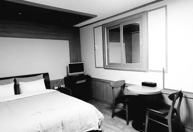 اتاق سوپریور, Prince Motel