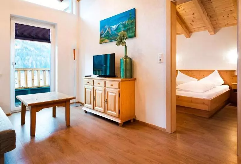 Huoneisto 1 Makuuhuone Näkymä, Adler Hotel Pension
