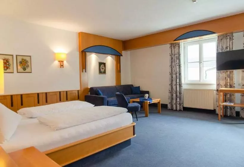 Comfort room with balcony, Goldenes Schiff Hotel Mietparkplätze