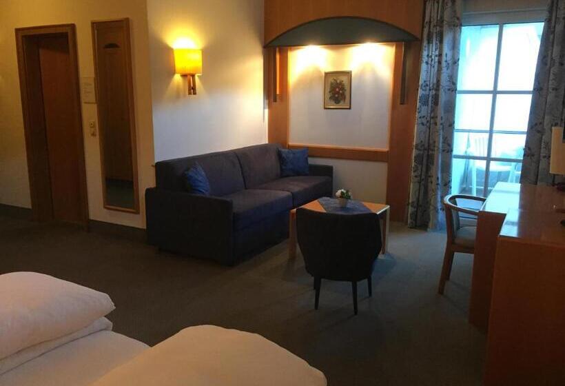 Comfort room with balcony, Goldenes Schiff Hotel Mietparkplätze