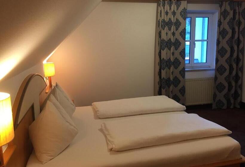 جناح مزوَّد بشرفة, Goldenes Schiff Hotel Mietparkplätze