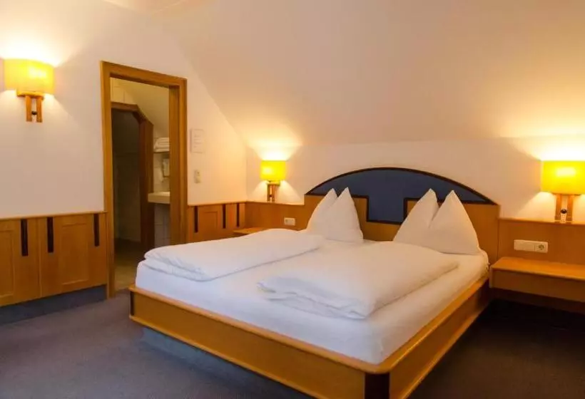 اتاق استاندارد, Goldenes Schiff Hotel Mietparkplätze