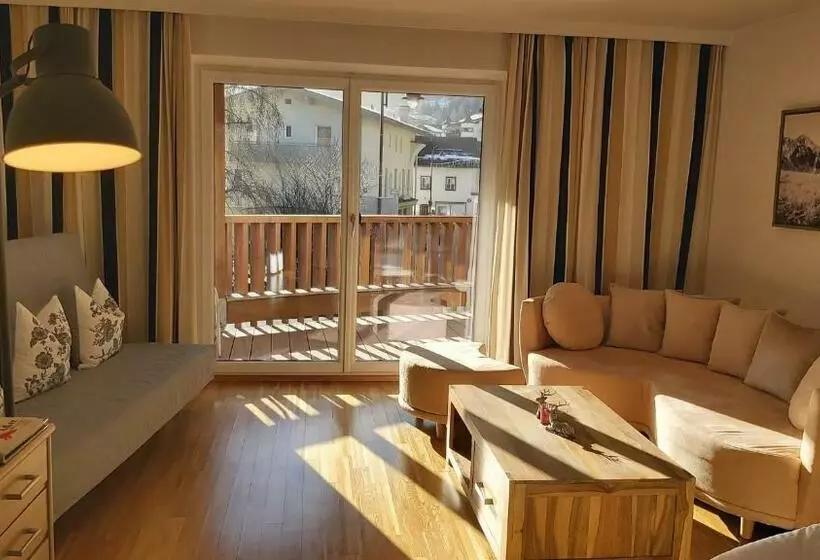 Perhehuone, Adler Hotel Pension