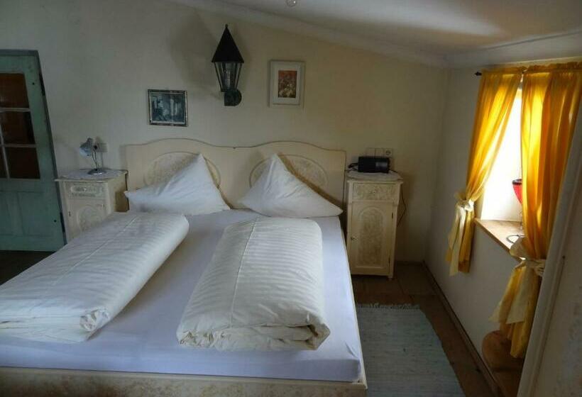 标准工作室, Ansitz Burg Heimfels