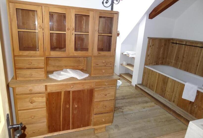 带2个卧室的公寓, Ansitz Burg Heimfels