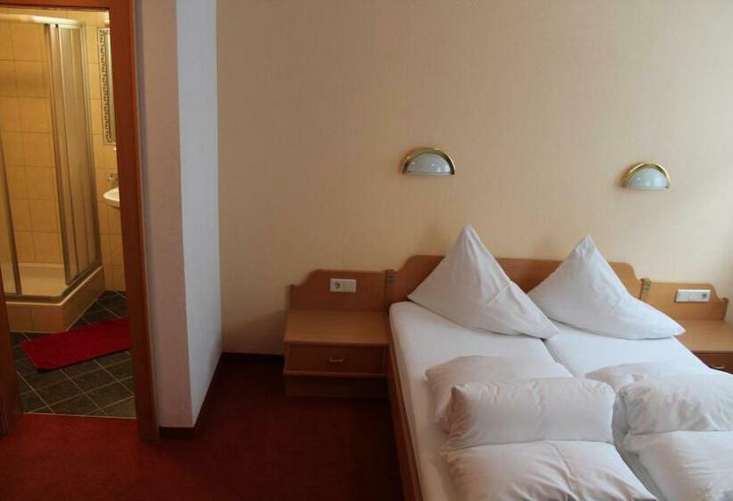 غرفة إقتصادية ثلاثية, Apart Maximilian