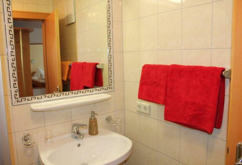 شقة غرفة واحدة, Apart Maximilian